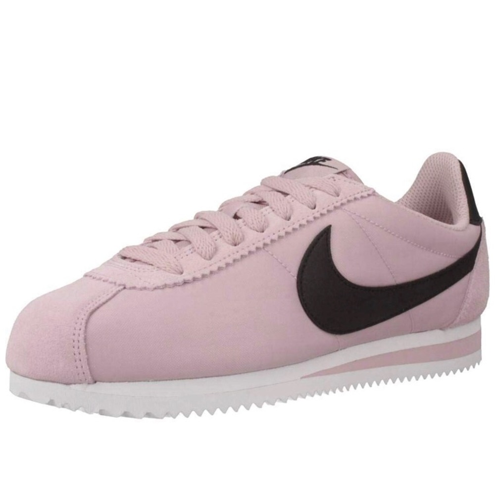 NIKE Women’s Classic Cortez Nylon Size 8